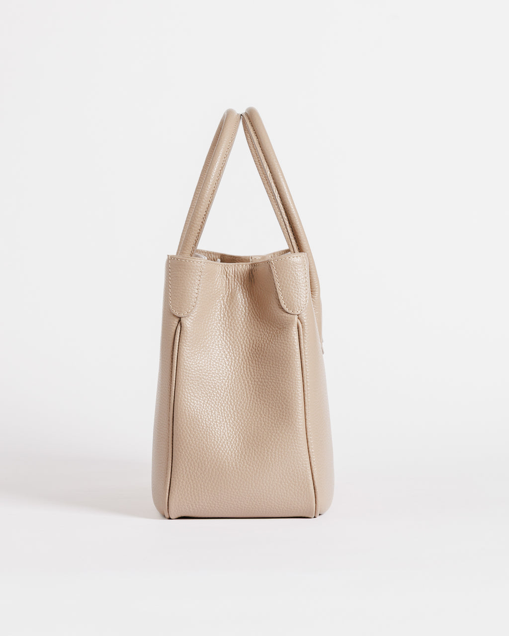Profilo laterale della borsa Moijs in pelle di vitello beige