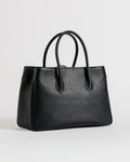 Borsa tote in pelle di vitello nera Moijs, vista frontale su sfondo neutro.