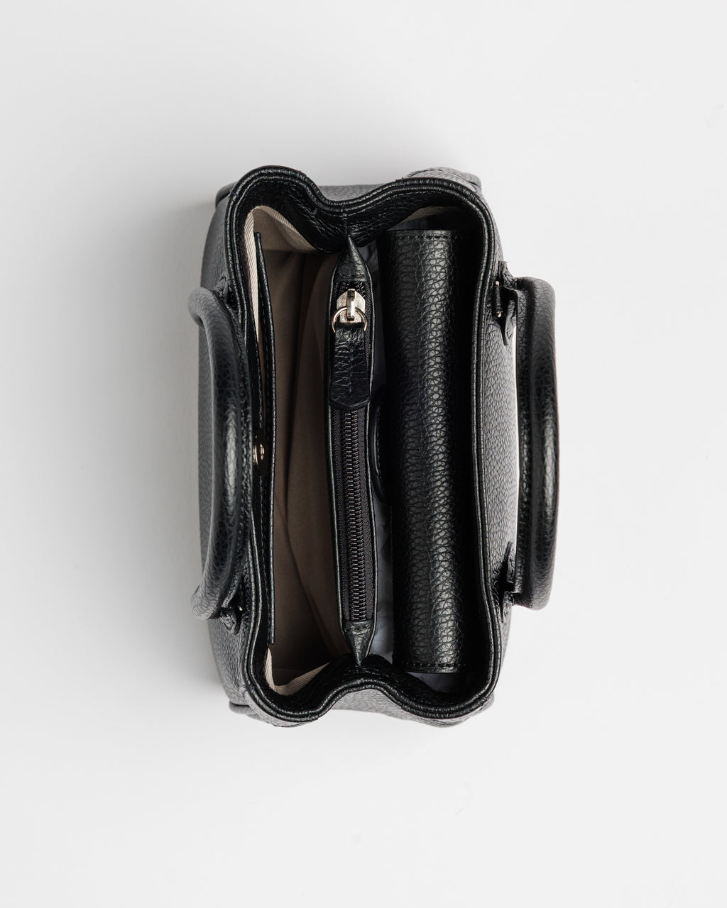 Struttura interna della mini borsa Moijs in pelle di vitello nera